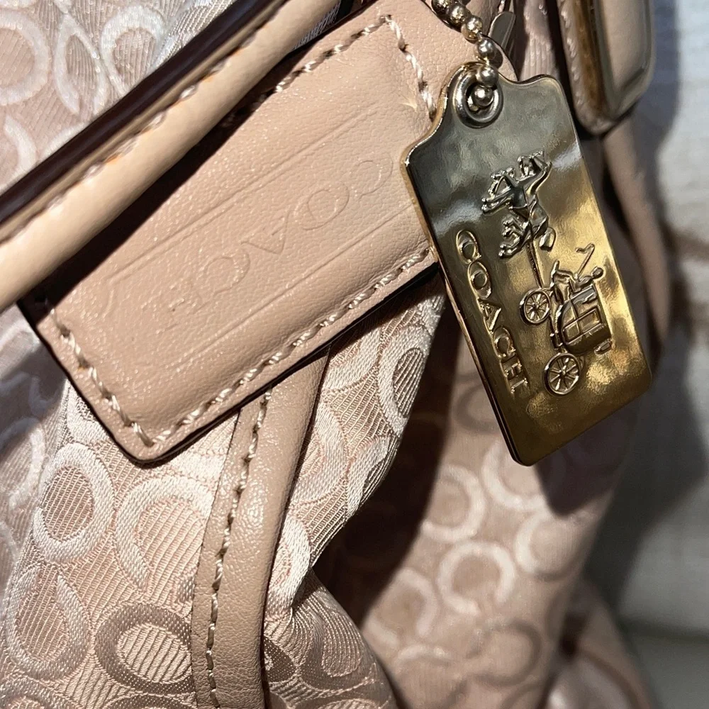 Coach Madison Op Art Pearl Phoebe Elegant Beige Shoulder Bag J1393-27848 Coach